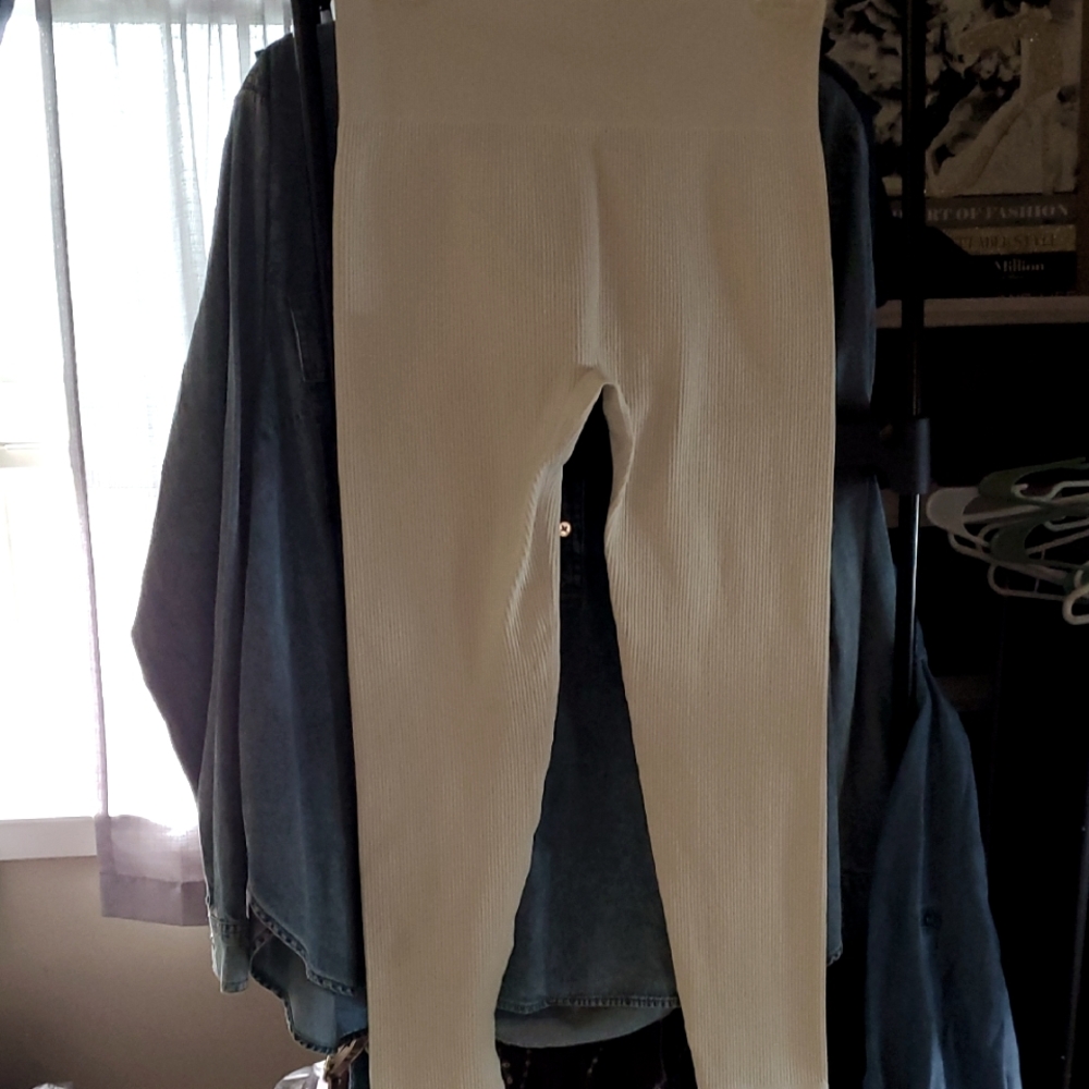 Cream Ribbed Leggings L